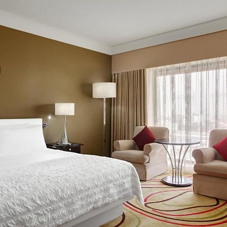 Le Meridien Джеда Екстериор снимка A guest room at the hotel