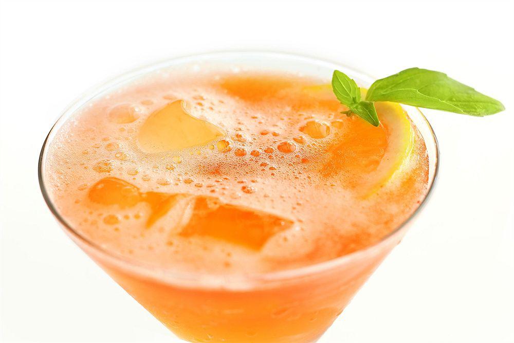 Le Meridien Джеда Екстериор снимка A Bellini cocktail