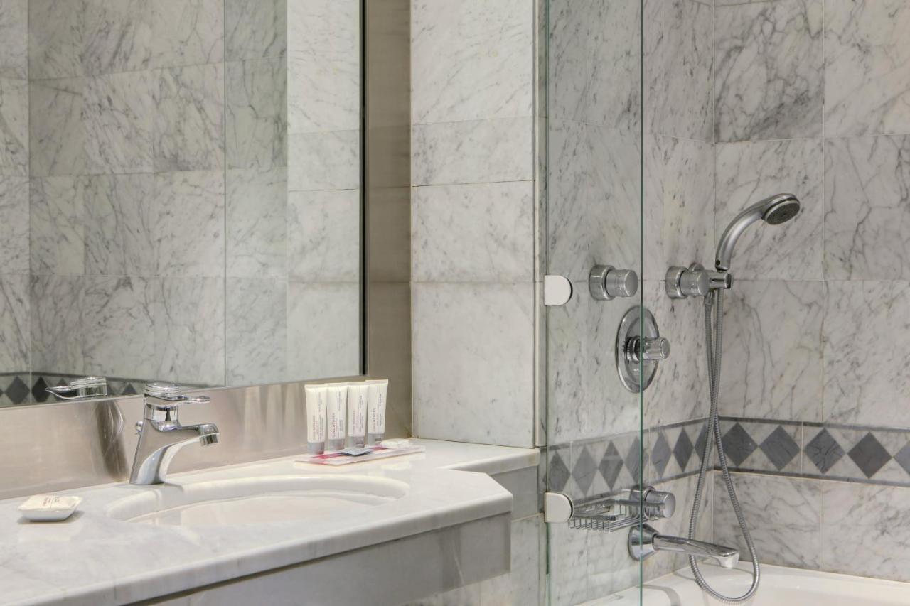 Le Meridien Джеда Екстериор снимка Bathroom