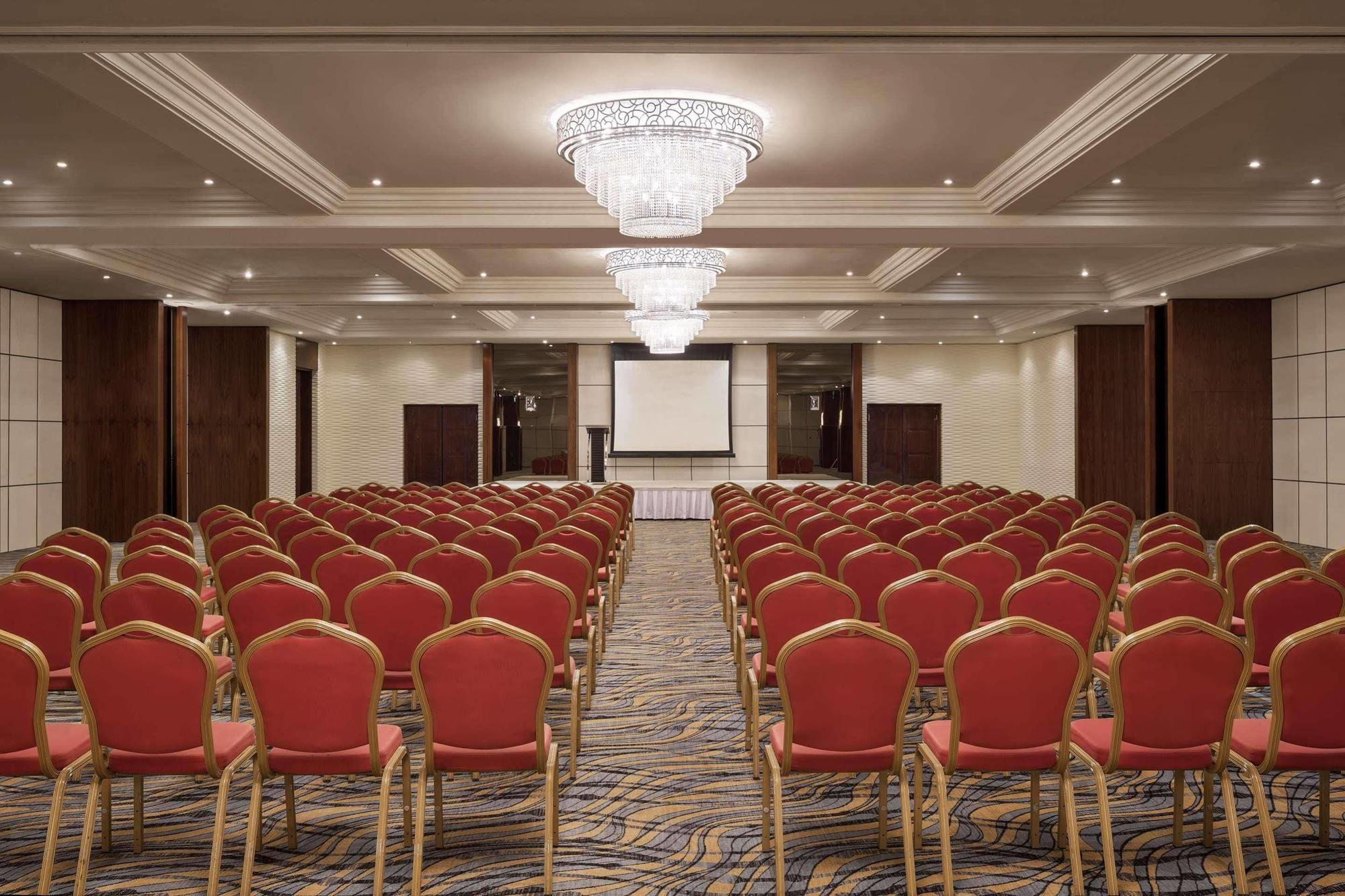 Le Meridien Джеда Екстериор снимка The ballroom